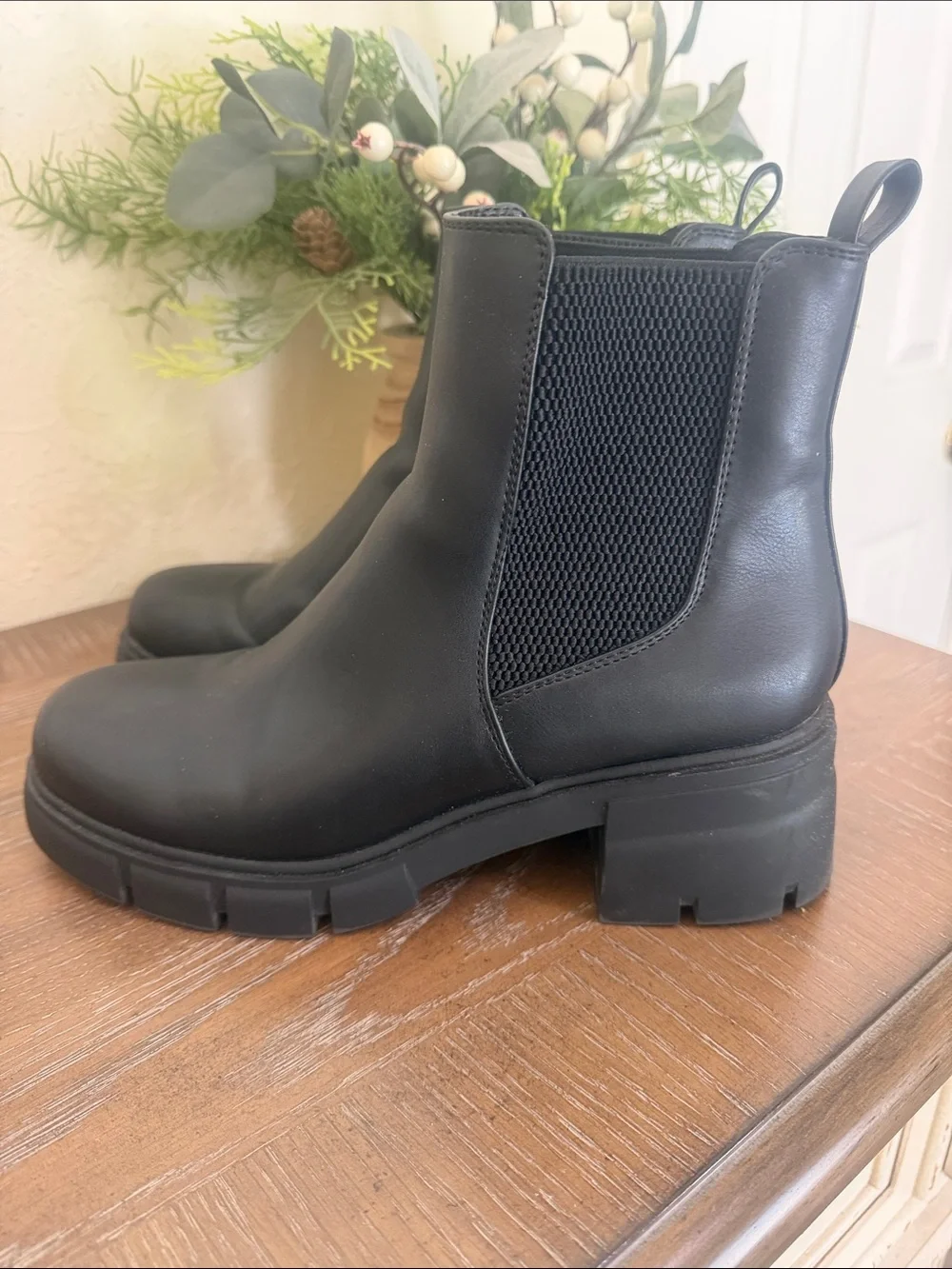 Women’s  Black Chelsea Boots - Classic Slip-On Style